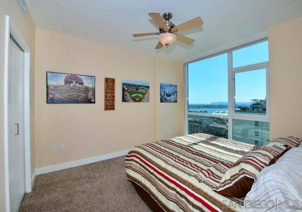 325 7th Ave, San Diego, California, United States 92101, 2 Bedrooms Bedrooms, ,For sale,7th Ave,200038226