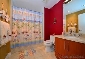 325 7th Ave, San Diego, California, United States 92101, 2 Bedrooms Bedrooms, ,For sale,7th Ave,200038226