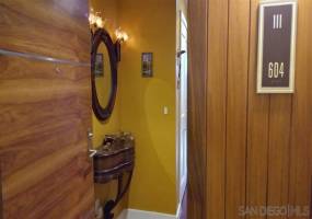 700 E St, San Diego, California, United States 92101, 2 Bedrooms Bedrooms, ,For sale,E St,200038435