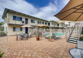 519 Stratford Ct, Del Mar, California, United States 92014, 2 Bedrooms Bedrooms, ,For sale,Stratford Ct,200038912