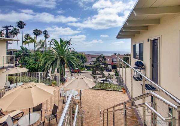 519 Stratford Ct, Del Mar, California, United States 92014, 2 Bedrooms Bedrooms, ,For sale,Stratford Ct,200038912