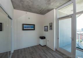 1080 Park Blvd, San Diego, California, United States 92101, 2 Bedrooms Bedrooms, ,For sale,Park Blvd,200039219