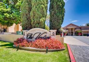 3975 Nobel Dr, San Diego, California, United States 92122, 2 Bedrooms Bedrooms, ,1 BathroomBathrooms,For sale,Nobel Dr,200039394