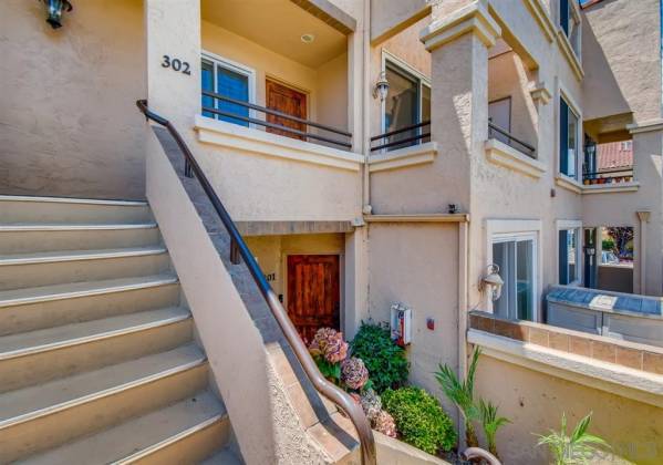 3975 Nobel Dr, San Diego, California, United States 92122, 2 Bedrooms Bedrooms, ,1 BathroomBathrooms,For sale,Nobel Dr,200039394