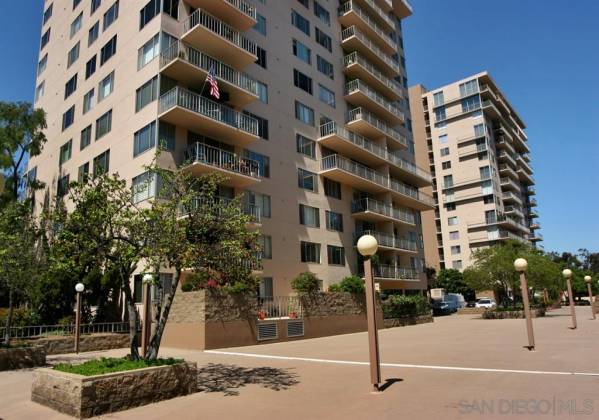 3635 7th Ave, San Diego, California, United States 92103, 3 Bedrooms Bedrooms, ,For sale,7th Ave,200041088