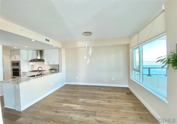 1205 Pacific Hwy, San Diego, California, United States 92101, 2 Bedrooms Bedrooms, ,For sale,Pacific Hwy,200041142