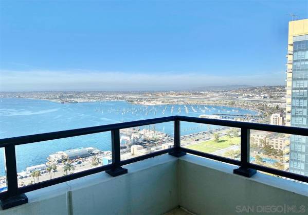 1205 Pacific Hwy, San Diego, California, United States 92101, 2 Bedrooms Bedrooms, ,For sale,Pacific Hwy,200041142