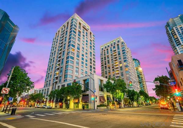 645 Front St, San Diego, California, United States 92101, 2 Bedrooms Bedrooms, ,For sale,Front St,200041722