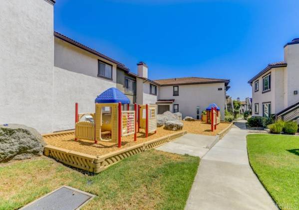 9840 Shirley Gardens, Santee, California, United States 92071, 2 Bedrooms Bedrooms, ,1 BathroomBathrooms,For sale,Shirley Gardens,200032005