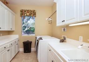 13772 Paseo Valle Alto, Poway, California, United States 92064, 6 Bedrooms Bedrooms, ,For sale,Paseo Valle Alto,200033804