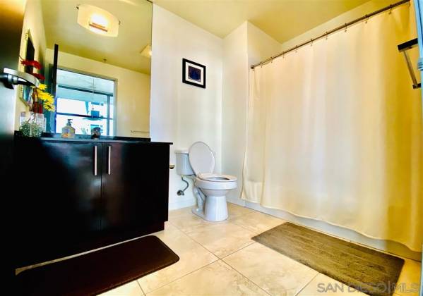 1494 Union St, San Diego, California, United States 92101, 2 Bedrooms Bedrooms, ,For sale,Union St,200045010