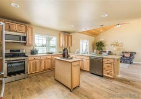 1084 Rock Springs Rd, San Marcos, California, United States 92069, 3 Bedrooms Bedrooms, ,1 BathroomBathrooms,For sale,Rock Springs Rd,200045423