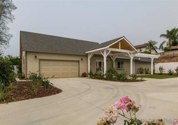 1084 Rock Springs Rd, San Marcos, California, United States 92069, 3 Bedrooms Bedrooms, ,1 BathroomBathrooms,For sale,Rock Springs Rd,200045423