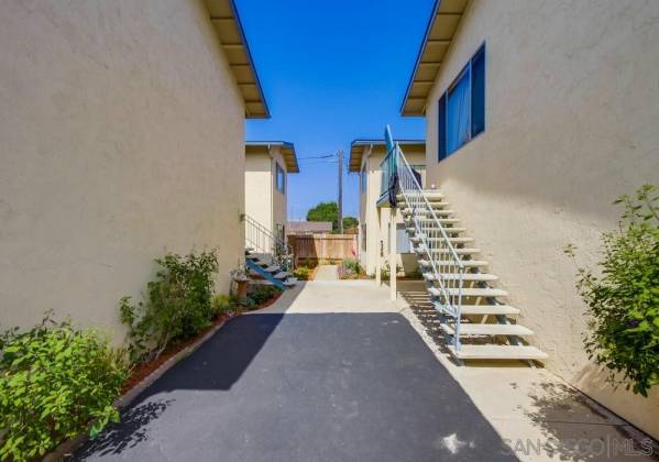 1164-66 Ivy Lane, Imperial Beach, California, United States 91932, 4 Bedrooms Bedrooms, ,For sale,Ivy Lane,200038610