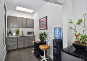 2535 KETTNER BLVD. 3C1+2, SAN DIEGO - LITTLE ITALY, California, United States 92101, 1 Bedroom Bedrooms, ,For sale,KETTNER BLVD. 3C1+2,190050168